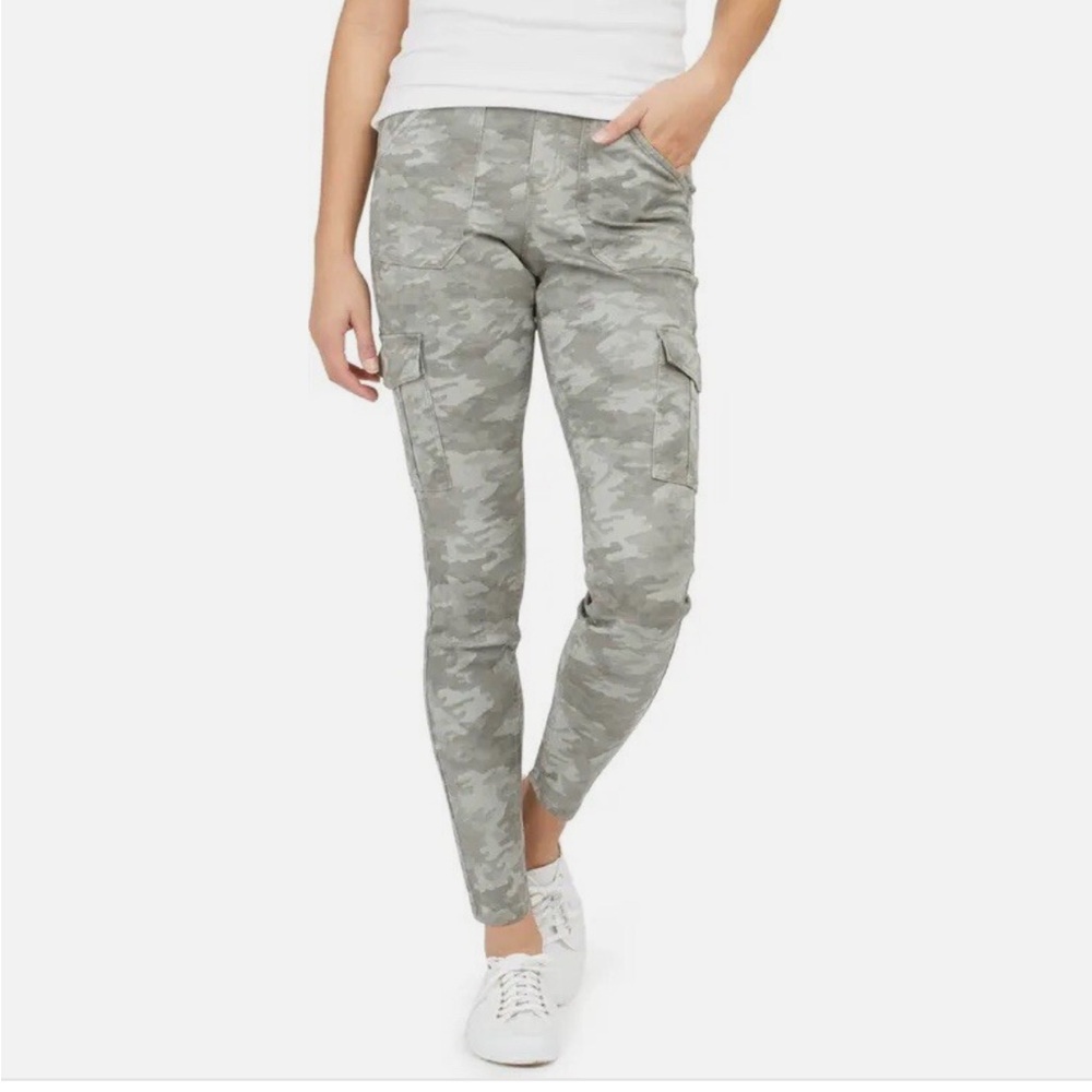 Spanx Camo Cargo Pants Size M